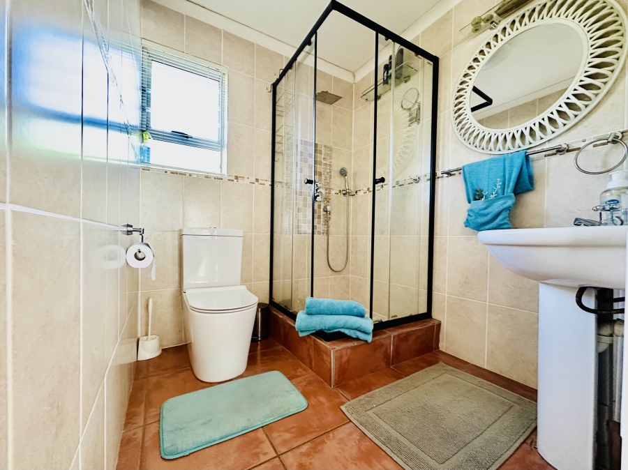 3 Bedroom Property for Sale in De Kelders Western Cape